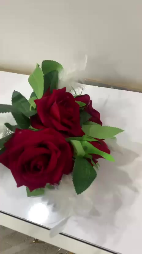 تجهيز بوكي ورد حسب الطلب اهلا وسهلا بكم حمودي للعطور والهدايا سامراء تقاطع الحداحده للحجز واتساب ***********
