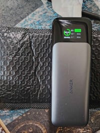 بور بنك أنكر 24000 ملي أمبير  شحن سريع بقدره 140 w  نسبه البطاريه 100٪...