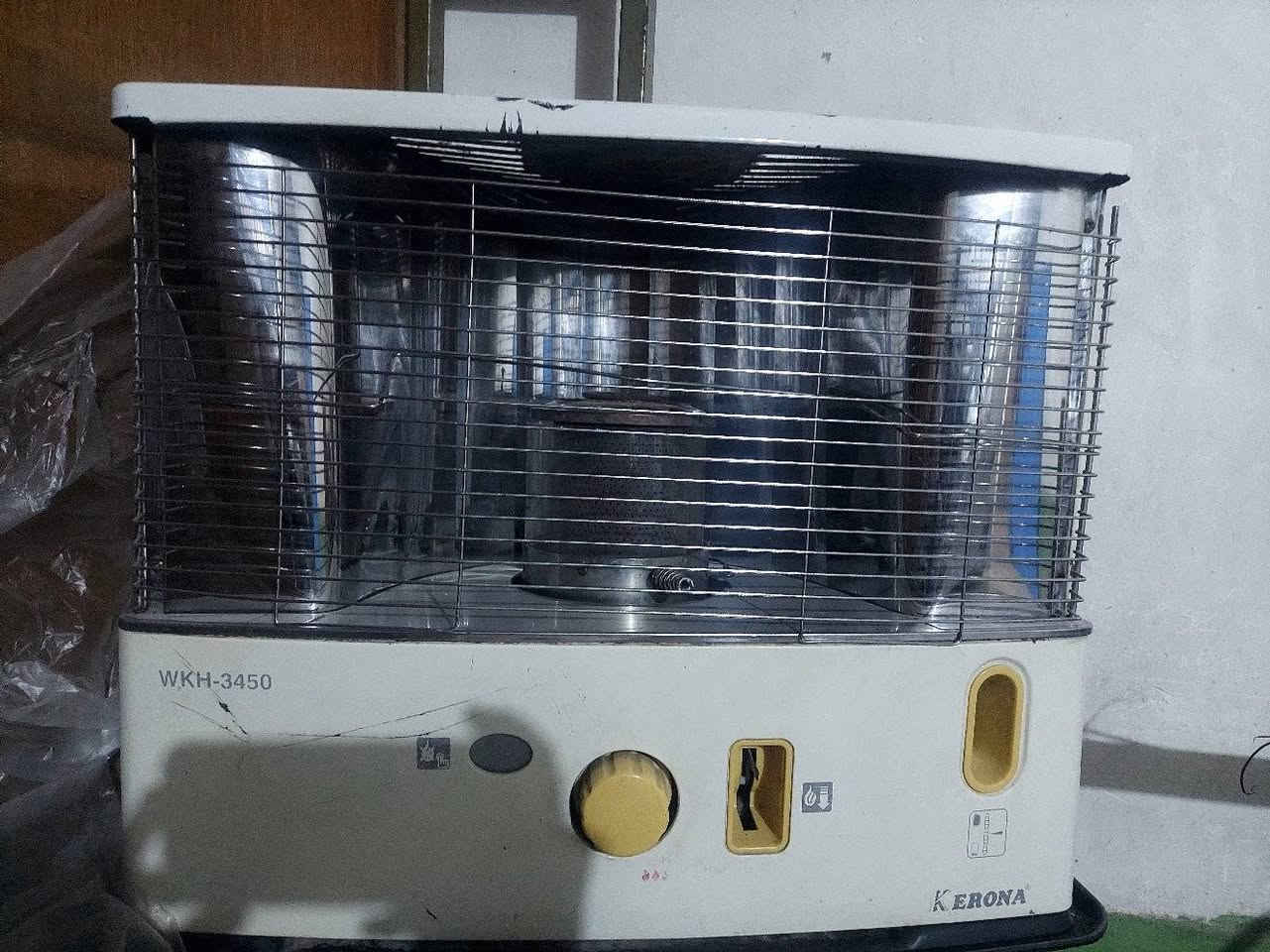 غساله هيتاشي لبيع سعر ٧٥ الف
صوبه كورنه ٤٠الف 
***********
