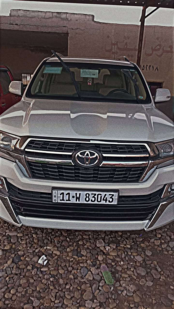 السلام عليكم 
معرض اليقين 
لاندكروز موديل 2017 Gxr. v6
فول مواصفات بريم اصلي 
مكفوله كفاله عامه ماعدا يوجد في الصندوق بارد صغير 
السيارت جديده السعر  495 
للاستفسار معرض اليقين لتجاره السيارات واسط الصويره مدخل المدينه قرب محطه حمزه دعيل 
***********
***********
🌺🌺🌺🌺🌺🌺🌺🌺🌺🌺🌺🌺🌺🌺🌺🌺🌺🌺
