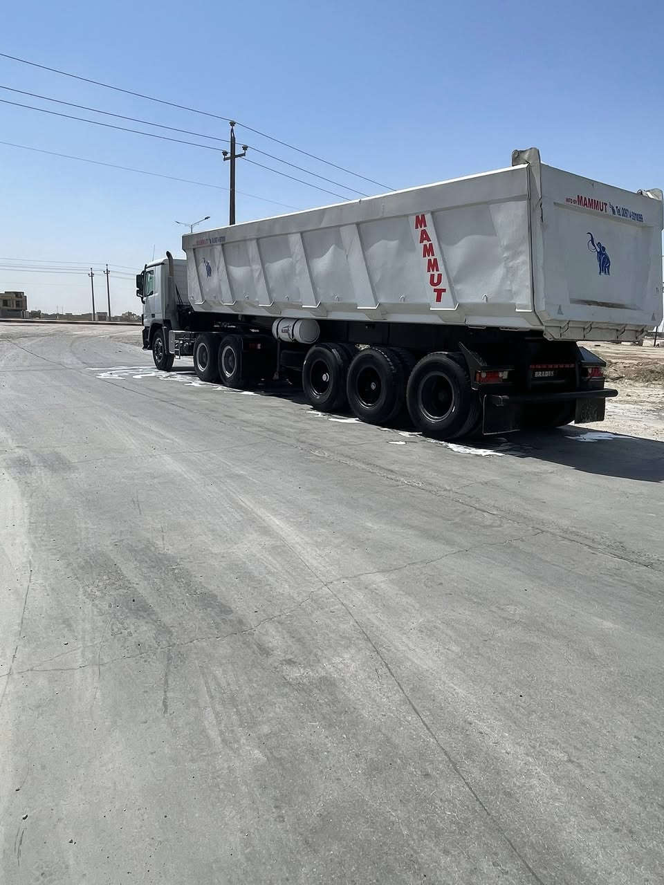 سلام عليكم 
سياره راس وعربانه للبيع 
جاهزه للشغل تخم تاير 
مكاني ناصريه مركز 
‭٠٧٨٠ ٣٢٥ ٨٢٩٢‬
