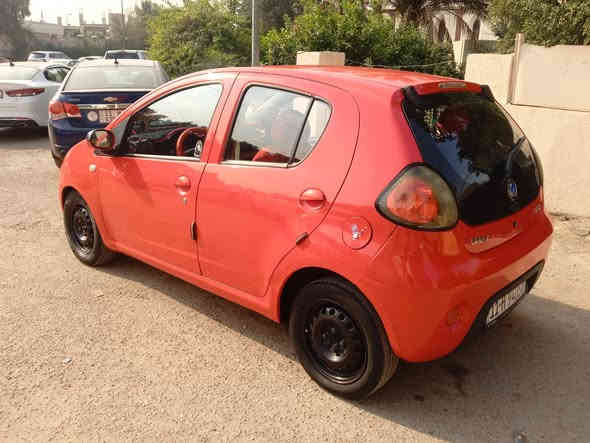 السلام عليكم 
للبيع جيلي باندا موديل 2013
كير مكينه صدر تايرات كله تمام 
دوشمه جديده سنتر لوك رقم 
وسنويه وهزه كله جديد شرط بيه قطعتين صبغ بدون دواخل اثر طخات صغار
التحويل رايده ٤٩وبيه مجال 
بصيط مكاني الاعظميه الاتصال ***********
