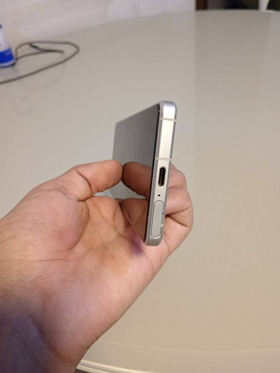 سلام عليكم (مراوس)
( مراوس) بجهاز من oppo حسب القناعة
SONY سوني5 مارك 4 اكسبيريا 
لون كريمي 
بصمة 🫆 جانبية سريعة
30 واط
5000 بطارية 🔋 
معالج سناب دراگون 8 كين 1 
كامرا 12+12+12
128 مساحة
شاشة اولد 
الاطار الجانبي معدني المنيوم 
مقاومة ماء وغبار بمعيار IP68
سيم كارت 2 
 المكان بغداد الجديدة


**إذا كنت صاحب هذا الإعلان وتريد حذفه لأي سبب، رجاءا أرسل رسالة إلى الدعم الفني**