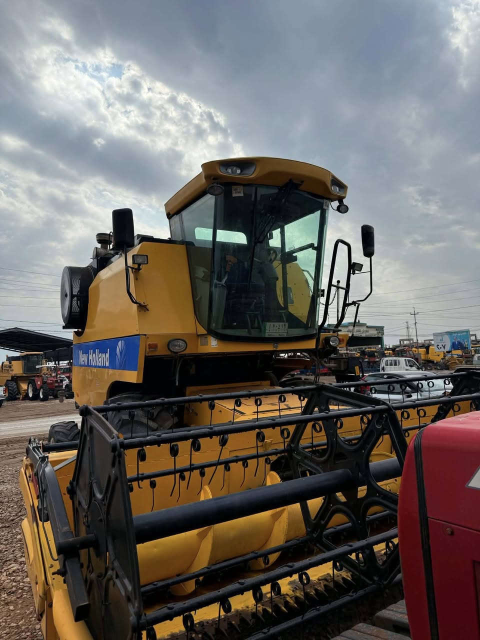 حاصده نيوهولند موديل ٢٠١٥ قايش رقم واسط مشتغله ١٧٠٠ مكفوله من اللحيم والكسر للاستفسار الاتصال ع الرقم ***********
