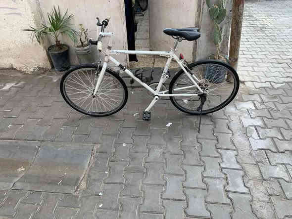 بايسكل رياضي c700 للبيع
ماركة spinner
حجم 26 مناسب للشباب اللي طولهم 160 الى 175
نظيف مال بالة 
سعره 125
***********
مكاني حلة وتوصيل متوفر الى بغداد بعد الاتفاق
