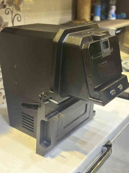 ثلاجه مرسيدس S class اصلي يرهم موديل 2003الى2013 جديد سعر 700$ رقم ***********
