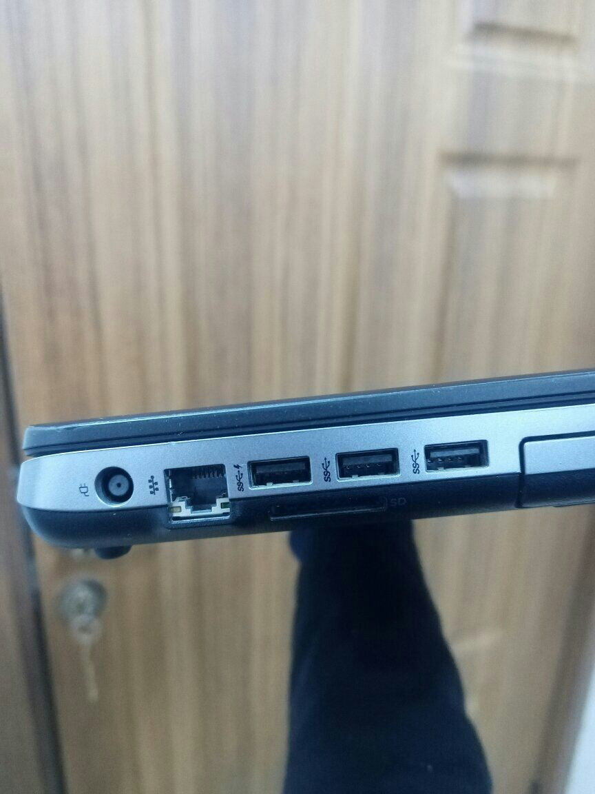 لابتوب hp النظافة 90%
 السعر 165
حجم الشاشة 15.6
الهارد 500 hhd 
رام 8
كرت شاشة Intel hd 520 4G
مع كيبورد وماوس وكيبل Displayport to HDMI


**إذا كنت صاحب هذا الإعلان وتريد حذفه لأي سبب، رجاءا أرسل رسالة إلى الدعم الفني**