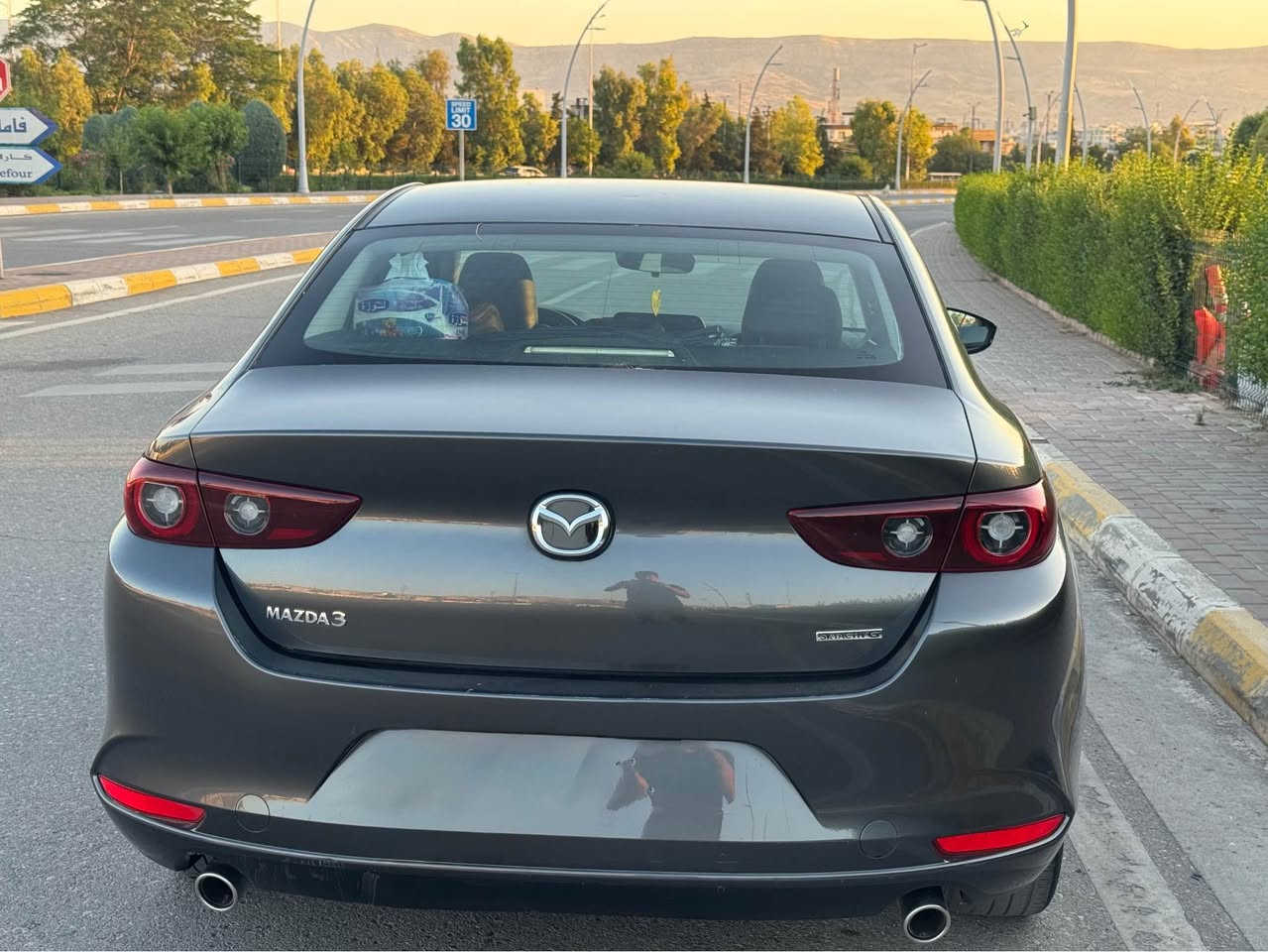 Mazda 3 select sport 2025 مازدا
مۆدێل ٢٠٢٥
کاتی ٩٠ ڕۆژی لەگەڵە
١٢ هەزار ڕۆشتووە 
پێش و دوا کەپس 
چەمەلەخێک و بستێک بۆنیدی هەیە 
١٣٣ و معامەلە گۆڕینەوە لەسەر دڵگرتن
ژمارە واتساپ 
***********
*********** السليمانية, العراق
