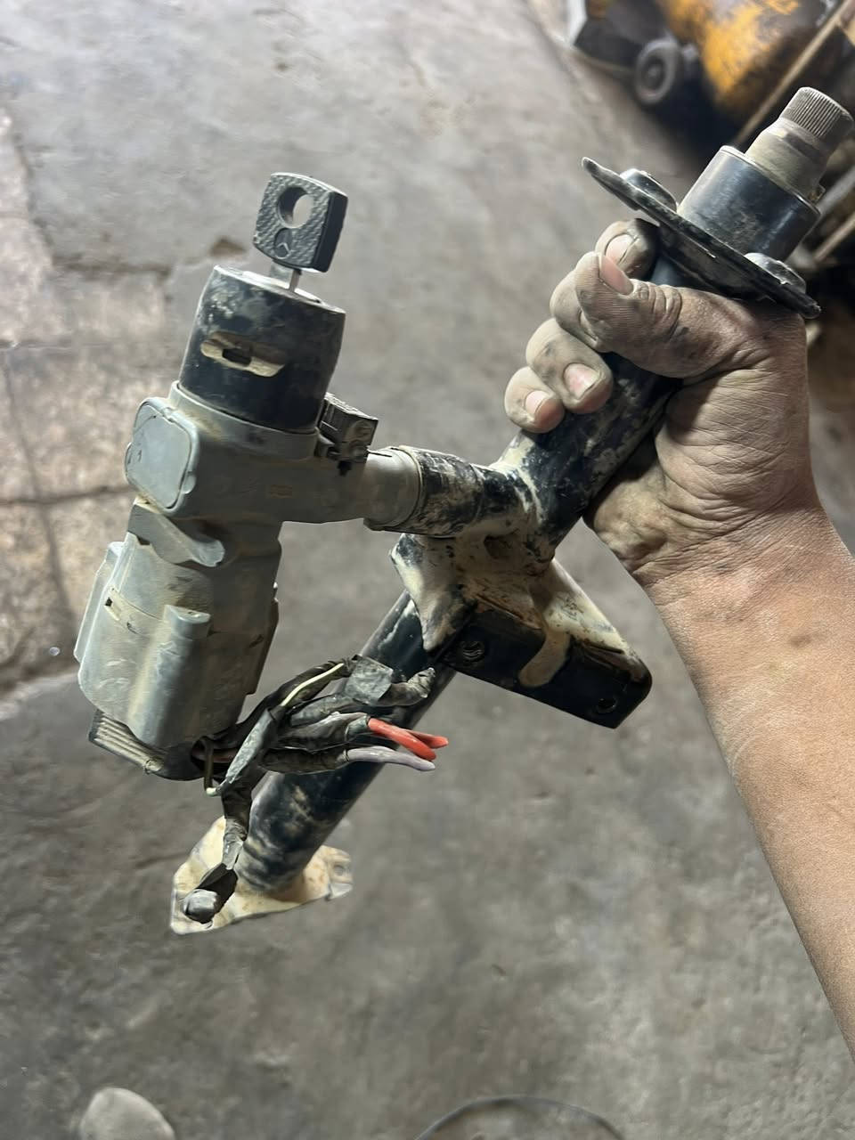 غراض مارسدس رئسي العنوان بغداد الشعله
رقم ***********
