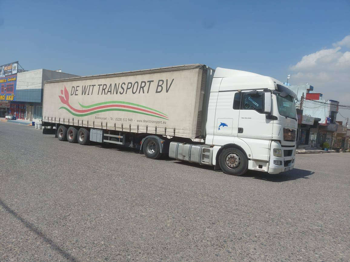 مان بري فان 2009 كامل مواصفات ثلاجه داخليه لتايدر للبيع ***********
