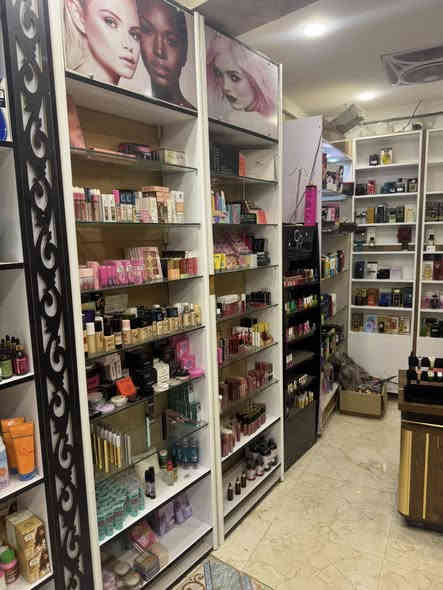 فاترينات مكياج عدد9    ***********
