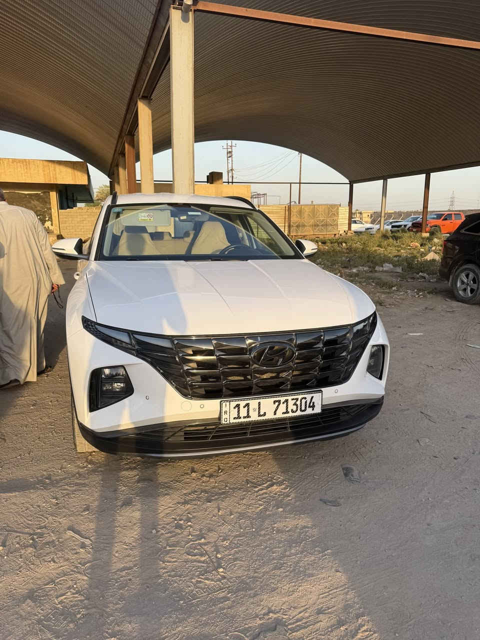 توسان 2022 خليجي، فول مواصفات عدا الفتحة.
• محرك 2000cc (دوش)
• كشنات كهرباء عدد 2
• شاشة Apple CarPlay و Android Auto
• شحن لاسلكي
• إشارة بالمرايا
• بصمة دخول وبصمة تشغيل
• نظام ترحيب + طي مرايا كهربائي
• ويا كب كروم
• لايت LED أمامي
• بك لايت LED
• سونار حديث

السيارة جاهزة وما بيها أي نقص، كفالة عامة عدا بارد شبر بالباب الخلفي عكس السائق مع بعض الخدوش البسيطة.

📍 مكان السيارة: حلة مركز اللاستفسار الاتصال ***********
