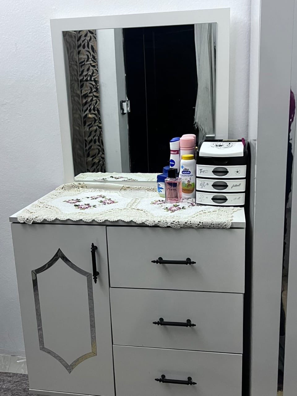 غرفه نوم معا دوشك سعر 500    الف      مجال عنوان غرفه دهوك 
رقم الهاتف *********** واتس موجود 
من بعد ادمن
