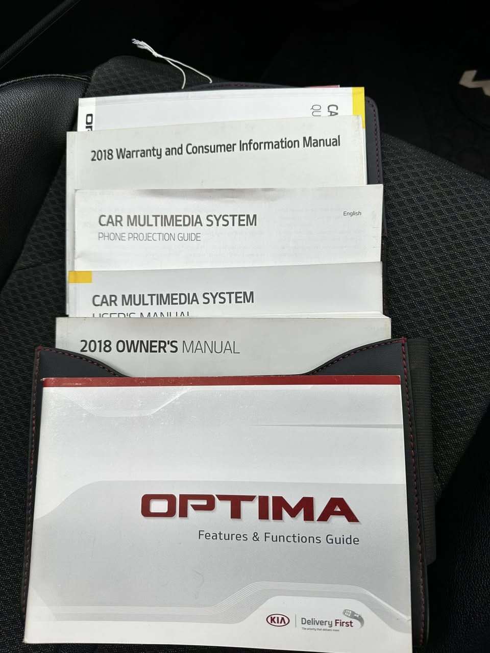 السلام عليكم
اوبتيما 2018 وارد امريكي مواصفات الS المعروفه بانوراما السياره نظيفة كلش وجاهزه وجديده محرك وگير بلاديات حادثها دعامية خلفيه فقط باب السايق مرشوش كلير ونص الباب الخلفي بأمريكا رقم بغداد مشروع وطني بأسمي تحويل ثاني يوم 
السعر144$ 
موقعها بغداد الشعب 
***********
