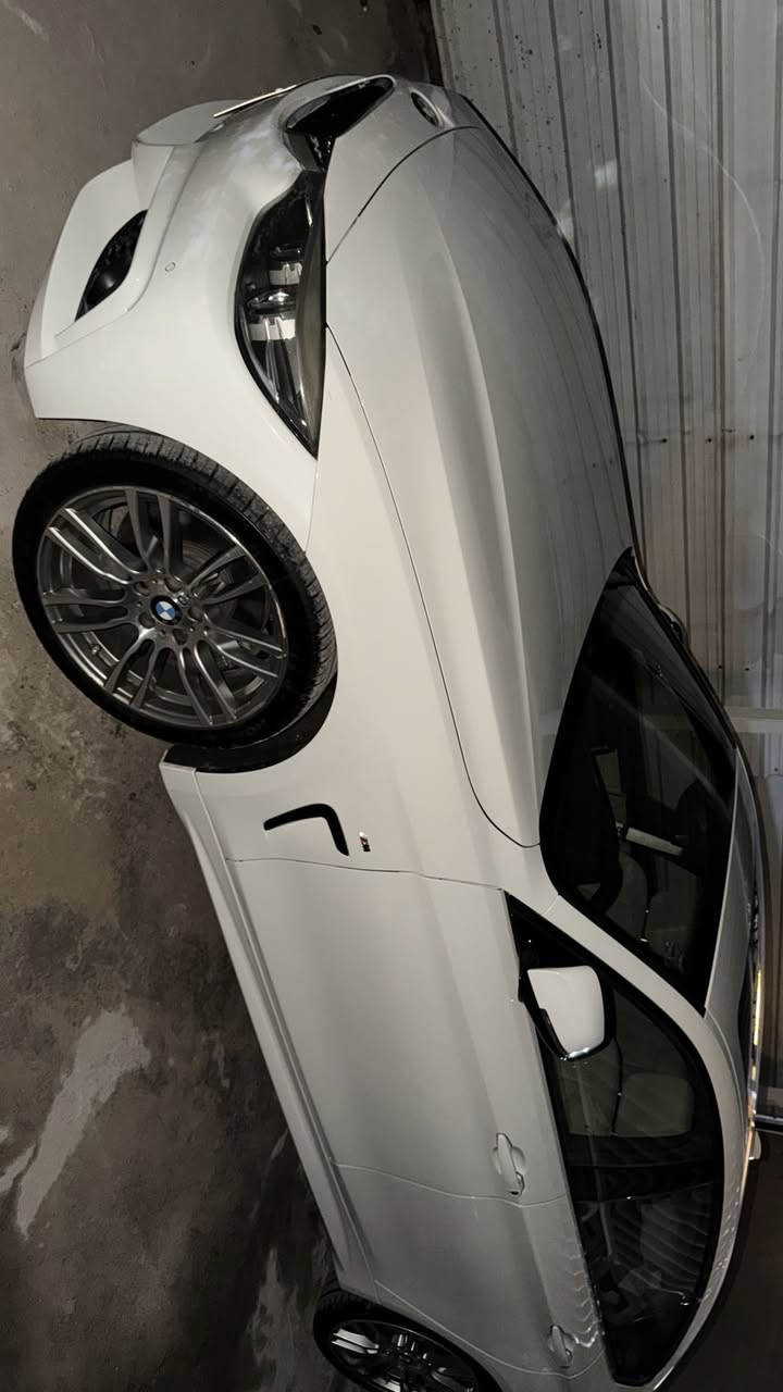 السلام عليكم
Bmw 430i 2018

وكالة العروش خليجية كفالة عامه ماعدا الدعاميه الخلفيه 

فول الفول 

ام باكج

ماشية 65 الف كيلو فقط جديدة جداً السيارة 

السعر 210 ورقة وبيها مجال 

العنوان بغداد حي العدل

***********
