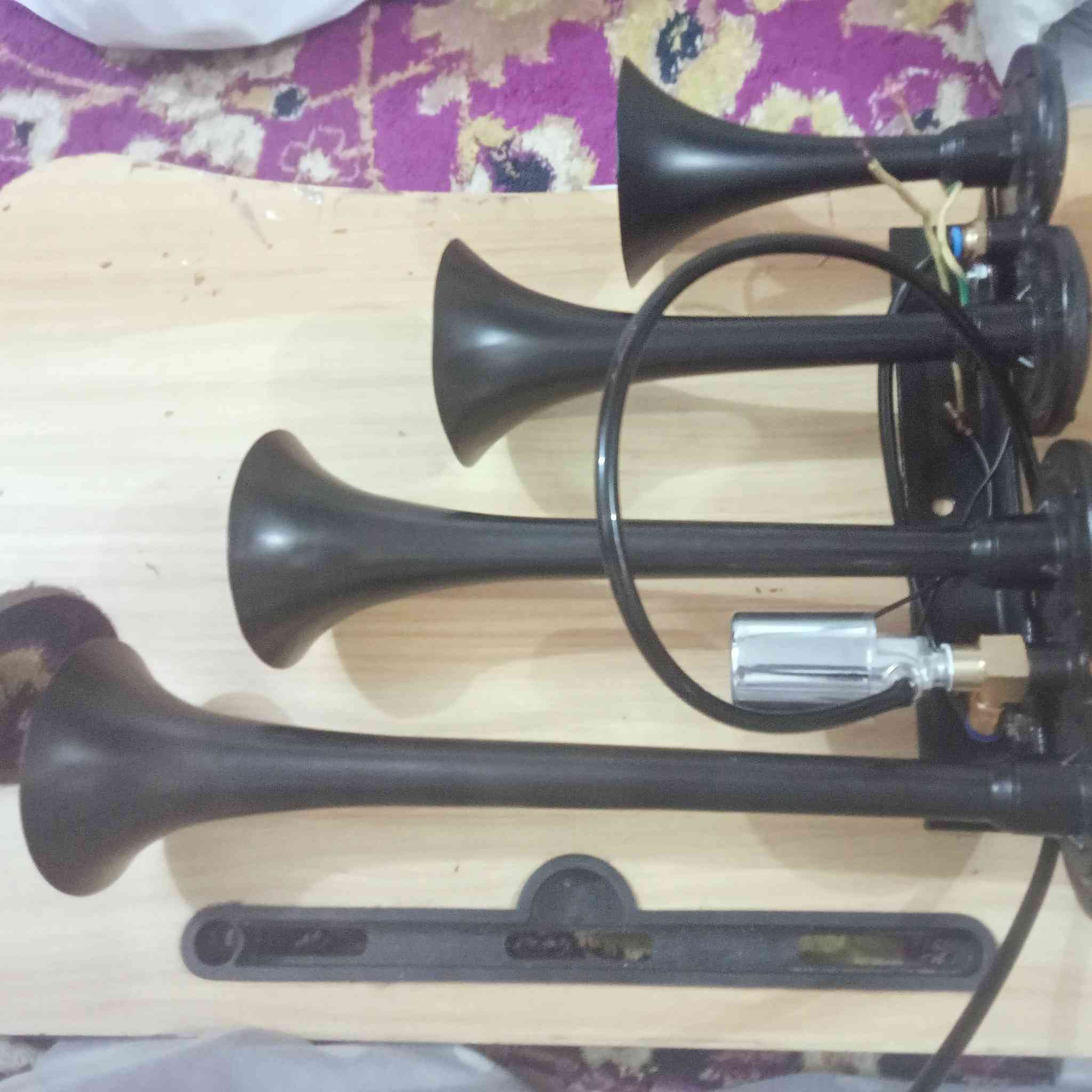 السلام عليكم ***********
داش كام 25
هورن هوة40
هورن بوش عنجة 350
فيت بم اصلي وعبوة اصلية 55
