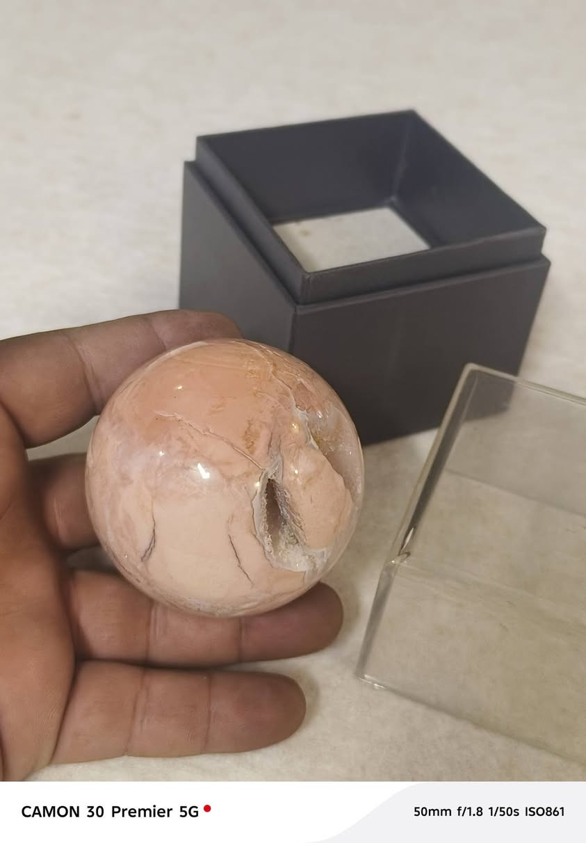 سلام عليكم من رخصت الادمن المحترم احجار كريمه اصليات امزون ودي اج ال     للحجز مراسله الصفحه موجود توصيل ل جميع محافظات العراق ***********
