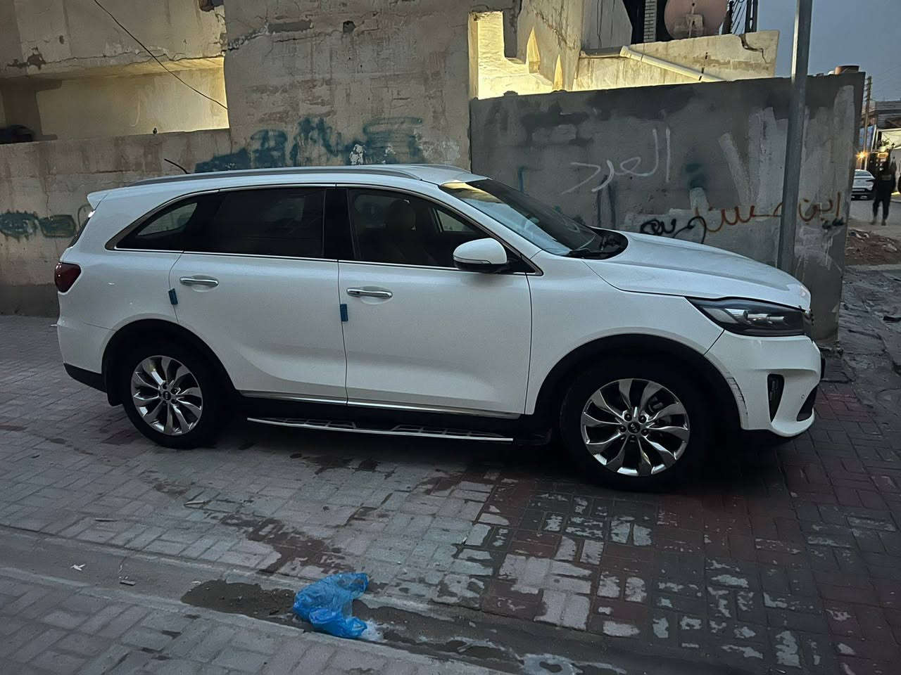 سلام عليكم سورنتو 2018سياره جديده ماشيه 100الف رقم اربيل تريد تحويل وكاله فول مواصفات مري شفط كراسي كهرباء تحكم مقود حساس خلفي امامي بك لايت ال اي دي  جنطه شفط  سياره مكفوله من تبديل وصبغ بس بيها بارد قليل. مكينه كير مكفولات *********** مكان كربلاء سعرها 230
