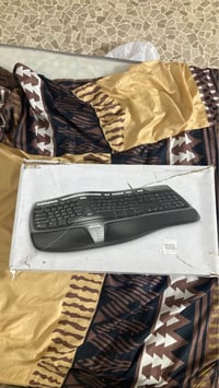 كيبوردات للبيع واحد مايكرو سوفت منحني تصميم جميل ومريح جدا لليدين ويا ...