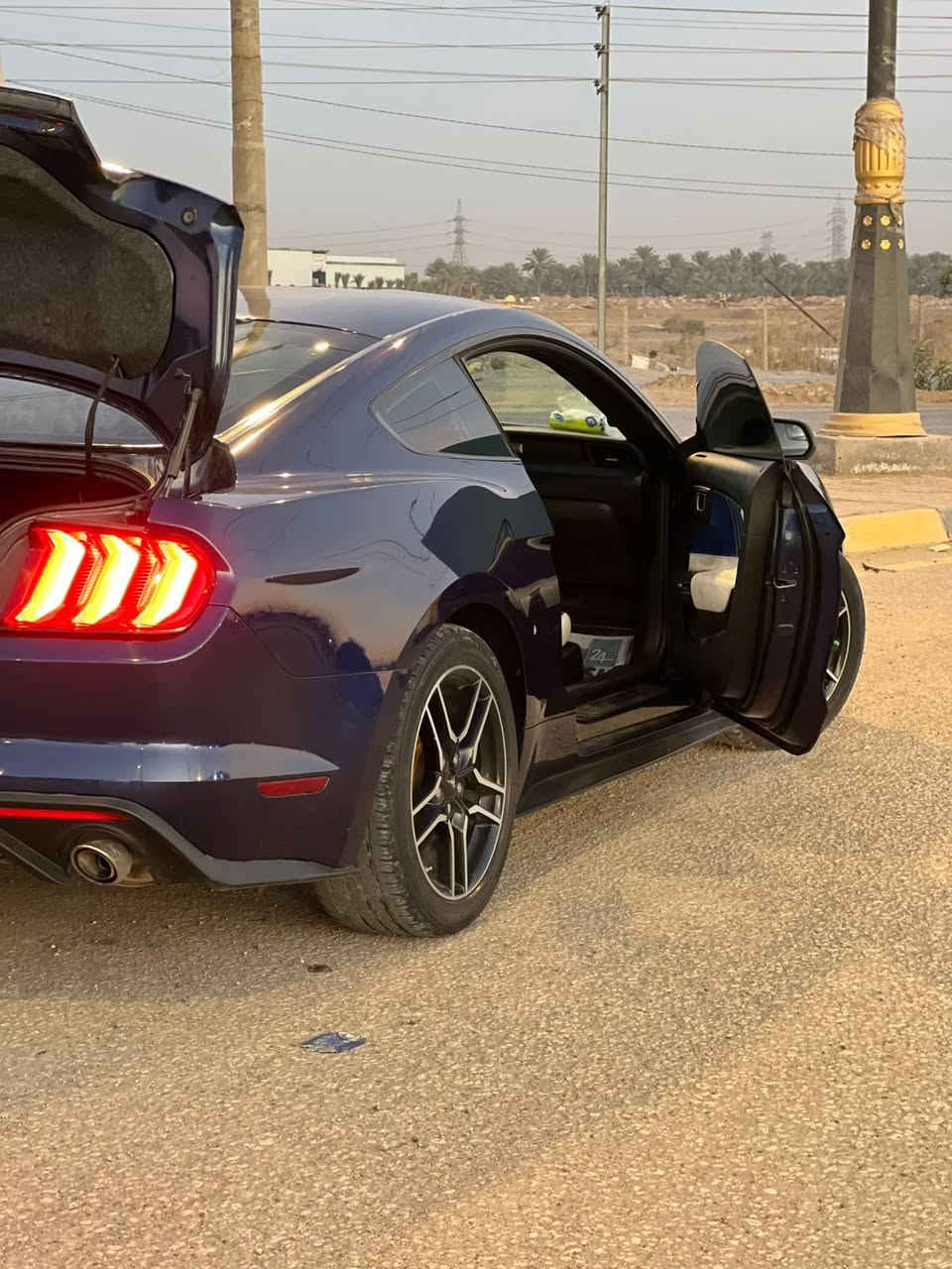 للبيع موستنك 2018  ايكو بوست   بيه نواقص بسيطه تكلف 800 الف نواقصه السياره  داخله بدون حادث فقط الحيه مكسوره  بس بيه طخات بلعراق 3 قطع صبغ ابيع طخات مو ظربات.  تجي وشوف وتفحص  اليريد رقم شاصي يعلق وبخدمته مستعجل عل بيعته ***********
*********** السياره بدون متعب نفسك تاخذه عل وظعه نقص بلكات ونظح مي مال الراديتر   وبطيخه خلفيه يسره هيه ولستيله  كير ومكينه مكفولات
