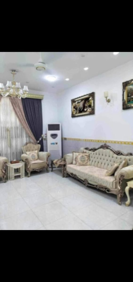 سلام عليكم بيت للبيع بناء حديث درجه اولى مكانه زين القوس الاولى بضهر  محطت الكهرباء قرب المدرسةالصينيه يباع مبادره او نقذ ***********
***********
