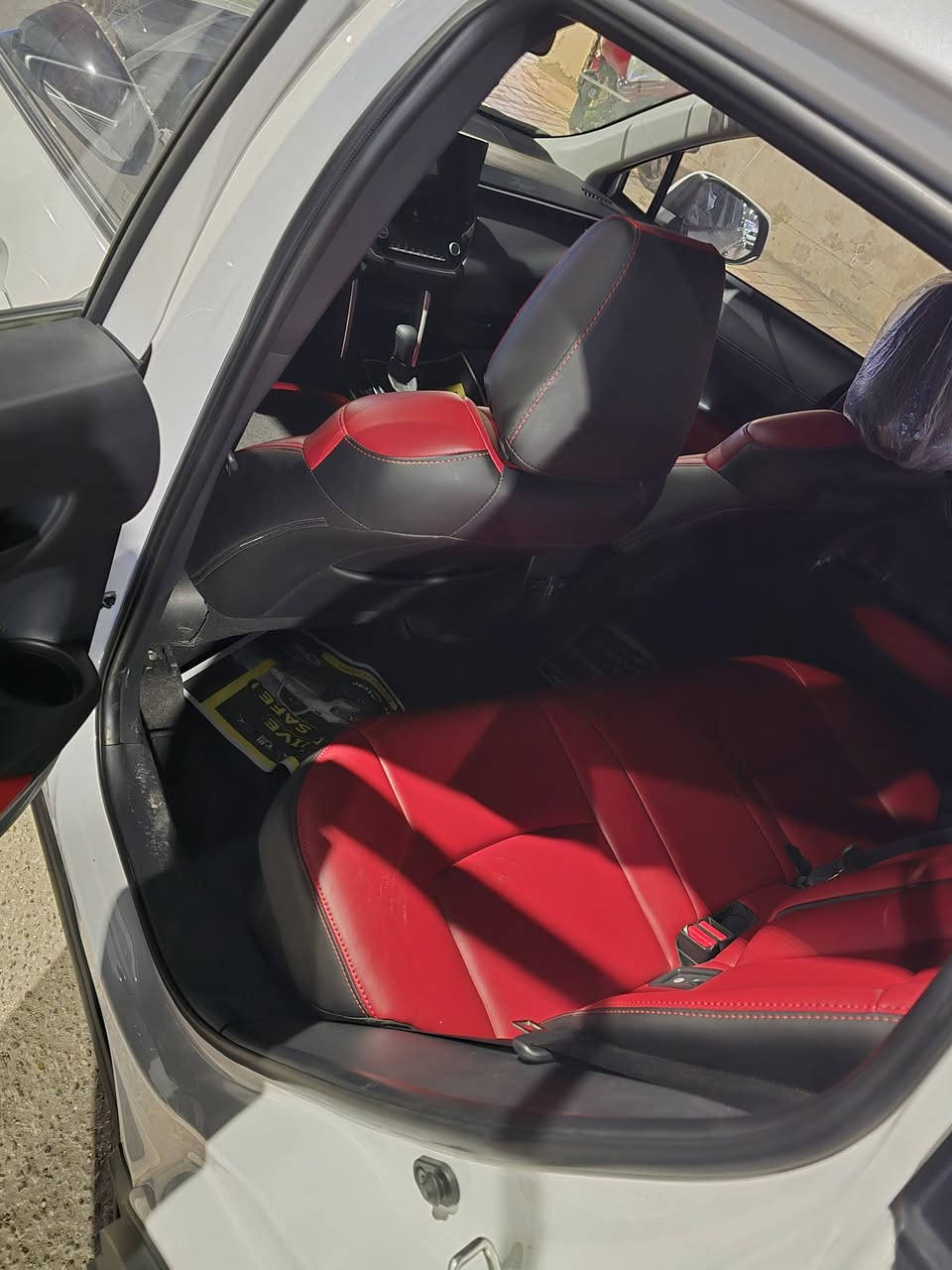 السلام عليكم .. للبيع كورلا كروس corolla cross موديل ٢٠٢٥ ماشية ١١ الف وفول مواصفات للاخير 
التفاصيل:
١.كشنات بلادي جلد احمر + كشن كهرباء 
٢. كامرات محيطية عدد ٥ 
٣.حمالات 
٤.بلوجكتر
٥.صندوق كهرباء 
٦.شاشة كبيرة
٧.ويل كب 
٩.سلايد روف فتحه + تبريد قطعتين + رادار+ كروس كونترول +ايفي مود ودرايف مود وحساس اطارات وفول الفول .
السعر : ١٨٣ $ وبيه مجال بسيط 
الخاص مفتوح


**إذا كنت صاحب هذا الإعلان وتريد حذفه لأي سبب، رجاءا أرسل رسالة إلى الدعم الفني**