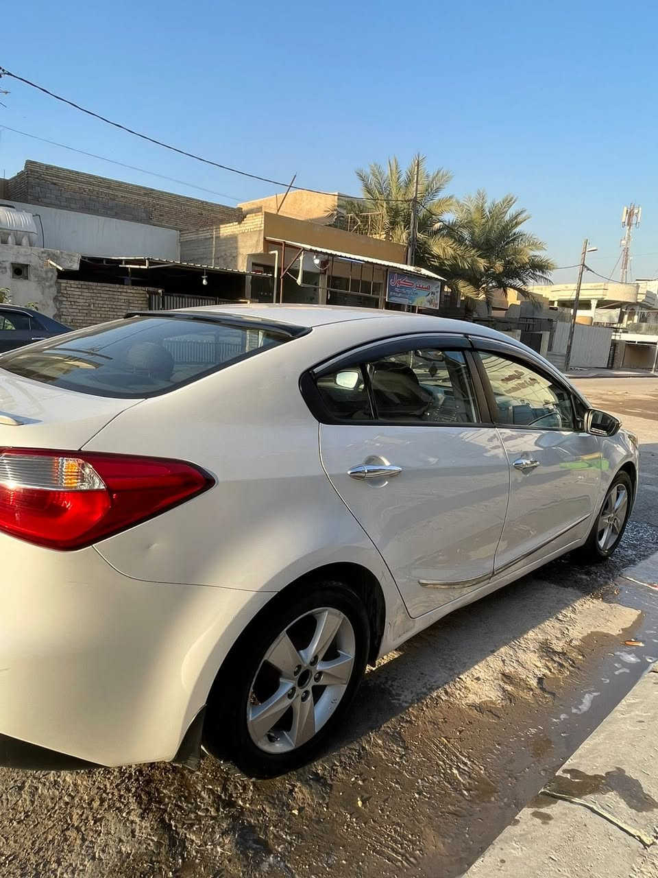 سلام عليكم 🫡 
🚗كيا سيراتو 2014 خليجي 
السياره مكفوله كير محرك تبريد تدفئه من اي عطل 👍
🛞تخم تاير جديد مبيه اي نقص واي عطل 
جامه جديده صدر جيد جاهزه متصرف عليه دينار 
تبريد قطعتين تحكم ستيرن 
ضرر باب فقط 
💵السعر 110 
للاستفسار ***********
