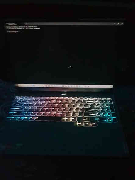 لابتوب احترافي للبيع - Lenovo Legion 5 Pro 
مناسب للألعاب، المونتاج، البرمجة، والرندرة الثقيلة 
 المواصفات التقنية الكاملة:
المعالج (CPU):
AMD Ryzen 7 5800H – 8 أنوية و 16 خيط معالجة – تردد عالي وأداء فائق
كرت الشاشة (GPU):
 NVIDIA GeForce RTX 3070 Laptop GPU – 8GB GDDR6
 + كرت مدمج AMD Radeon Graphics
 أداء ممتاز للألعاب والبرامج الهندسية والتصميم
الرام (RAM):
32GB DDR4 – تشغيل سريع ومثالي لتعدد المهام
التخزين:
1TB SSD NVMe مقسّم إلى قسمين (C: ~464GB + D: ~488GB)
سرعة قراءة وكتابة عالية جدًا
الشاشة:
 مقاس 16 إنش بدقة 2.5K (2560 × 1600)
 تردد 165Hz – مثالي للألعاب السريعة
 سطوع ودقة ألوان مذهلة (HDR400, Dolby Vision, 10bit)
الصوت:
Realtek Audio – صوت نقي وعالي
نظام التشغيل:
Windows 11 Home أصلي ومحدّ
 مميزات إضافية:
 HDR معتمد
 شاشة RGB 10-Bit
 VESA DisplayHDR 400
 Dolby Vision
 نظام تبريد متطور
 Virtualization مفعّل
 Boot سريع جدًا
 حالة الجهاز:
الاستخدام برمجي فقط (ما مستخدم بالألعاب الثقيلة)
نظيف جداً، لا يحتوي على أي خدوش أو أعطال
البطارية بحالة ممتازة
 المرفقات:
اللابتوب
الشاحن الأصلي
السعر 1500 وبيه مجال للشراي 
مكان كربلاء
رقم ***********
