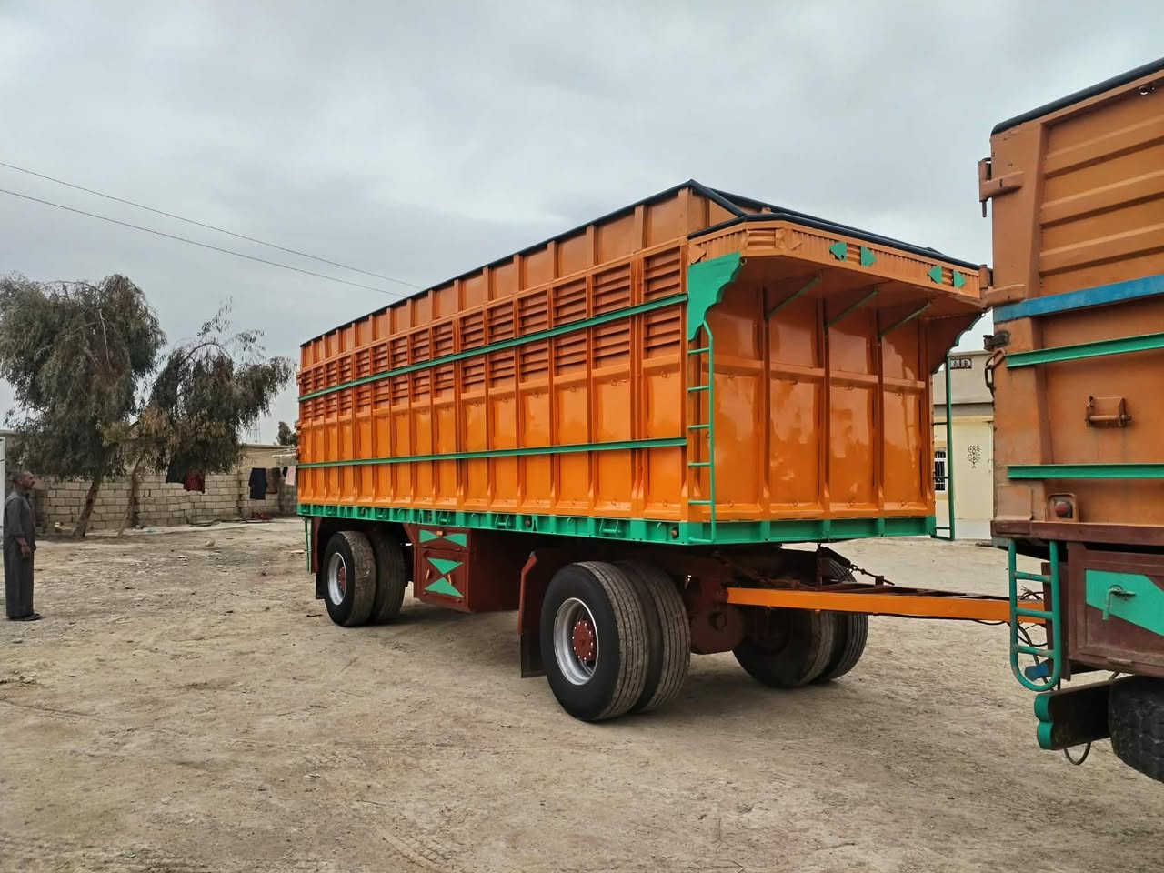 مقطوره اللبيع طول ٧ونص ارتفاع مترين دناكير برينه تخم  تاير تخم ويل وايرمنيه هوه كلو جاهز

للتواصل
***********
***********
