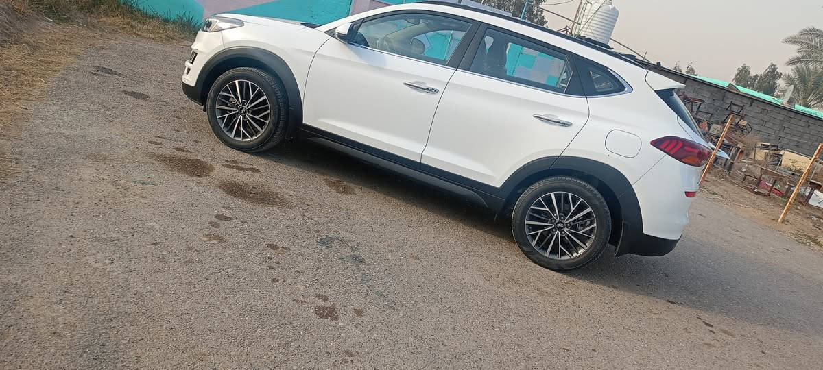 السلام عليكم توسان موديل 2020 خليجي فول مواصفات مكفولة من كلشي سنويه تنتهي 2030 العنوان بغداد التاجي السعر  220 وبيه مجال كلش بسيط اني مكلف بالنشر 
رقم صاحب السيارة
***********
***********
