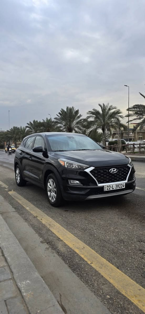 السلام عليكم
توسان 2019 وارد امريكي حادث بنيد فقط من امريكا وداخل العراق تبديل بابين اصليات 
ماشية ٩٣٠٠٠ 
لون اسود مواصفات هترك 
شاشة 
هاند بريك بصمة 
انظمة قيادة
تحكم ستيرن 
نظام الحفاظ على المسار 
وبعد مواصفات ثانية 
رقم اربيل تحويل 
مكان السيارة بغداد جميلة 
السعر 139 وبي مجال 
للاتصال *********** متواجد واتس اب وانترنت
