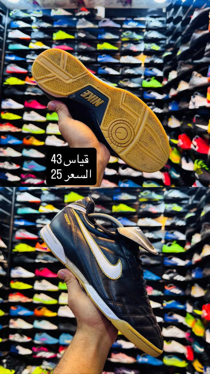 السلام عليكم 🫡 

🟡 احذية بالة اوربي اصلي مستخدم جديد 

🟡 موضح بالصور القياس والسعر 

🟡 العنوان/الكوت-سوق الشيشان قيصريه البالة عمارة التجهيزات الرياضية 

🟡 خدمة توصيل 🚚 متوفره لجميع المحافظات 

🟡يتوفر لدينا جميع انواع الاحذية الرياضية


**إذا كنت صاحب هذا الإعلان وتريد حذفه لأي سبب، رجاءا أرسل رسالة إلى الدعم الفني**