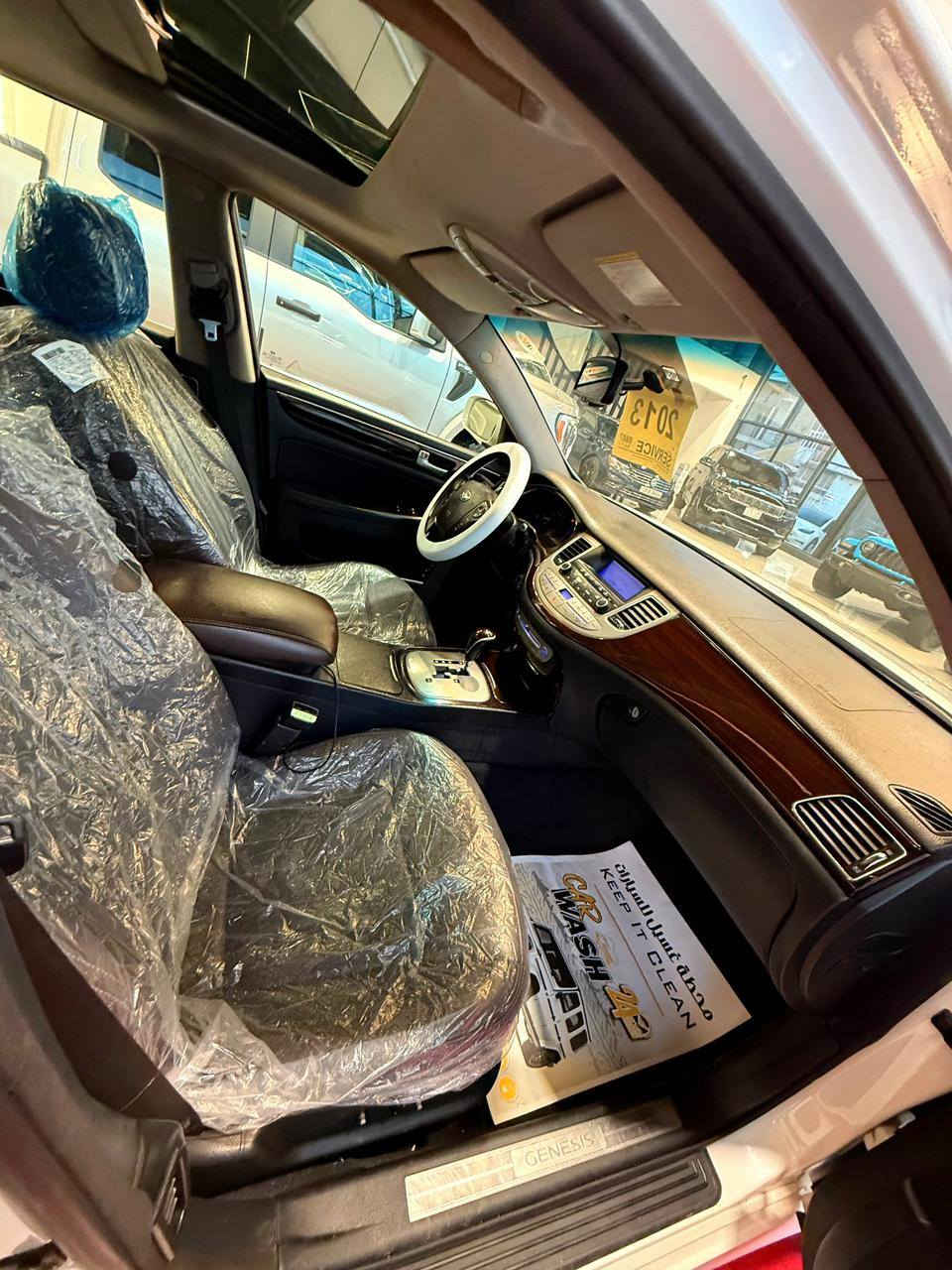 السلام عليكم
هونداي جينيسس 2013 رقم اربيل
بأسمي تحويل مباشر 
مجدد كلشي هزة وسنوية كله جديد 
السيارة خليجي 
فول مواصفات
حجم المكينة : 6 سلندر
السيارة جاهزة 
-بصمة 
-فتحة 
كشنات حضن كهربائي (2) 
-اشاير مري +3 قطع تبريد 
-ستيرن كهرباء +خزن ميموري  
-شاشة +كامرة + حساسات كلة ( بلاد) 
الطخم جديد
تايرات جديد
بيها قطعتين ونص وبارد شبر واحد يم الدبل الامامي
فقط فقط لا غير 
مكان السياره : الموصل و برطلة 
السعر :  125 ورقة وبيها مجال 
للاستفسار :
***********
***********
