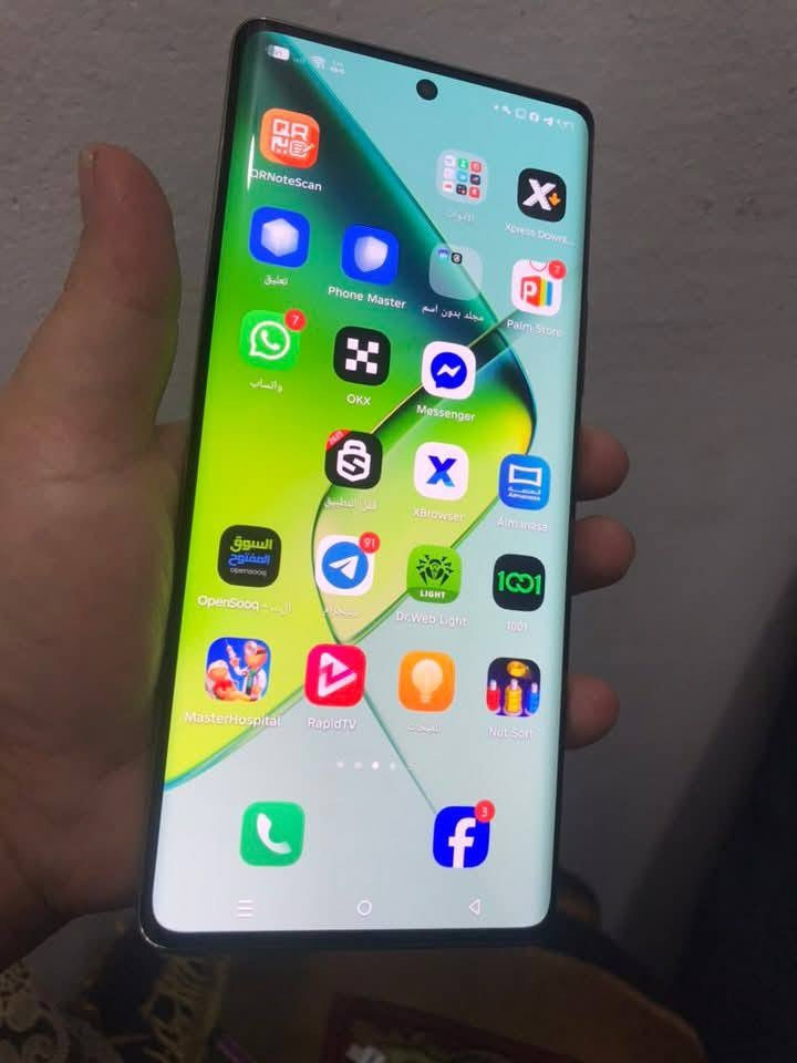 جهاز انفنكس نوت 40pro  5Gذاكره 256عشوائيه 12كامل ملحقات نضافه90اخو الجديد السعر 240بي مجال متواجد فيس ام عن طريق الرقم ***********
