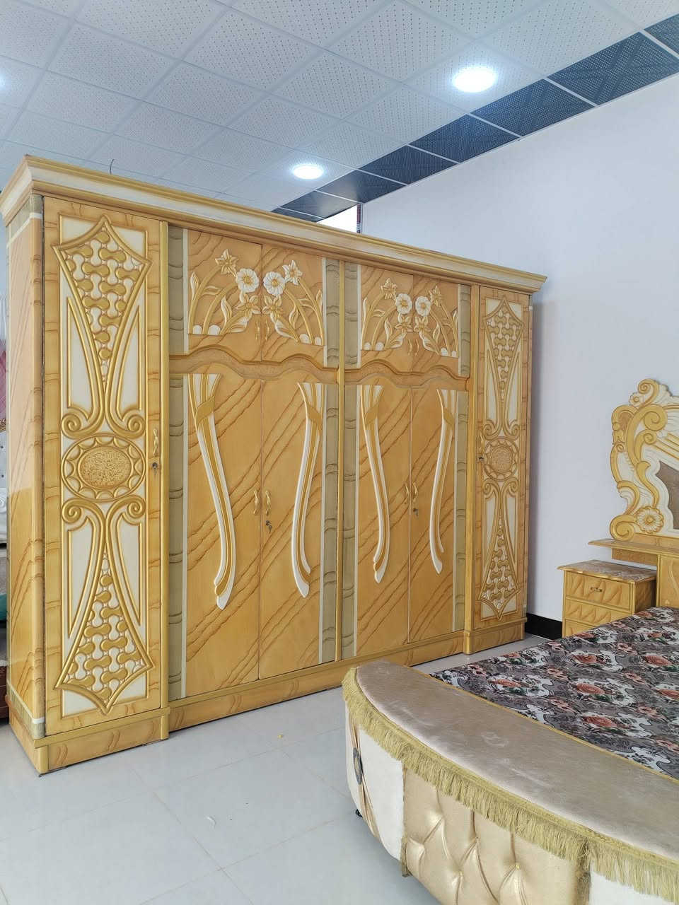 - خشب عراقي درجة اولى..
- خشب عراقي فول"   🚪
- غرف نوم" 🔥🪵
- كناتير باب" 2/3/4/5🚪
- بوفيات" قـ متر ونص 2 مـ 3 مـ
- العنوان" الـرمانةة البـعبيد
- للـستفسار"وتسـاب ***********
