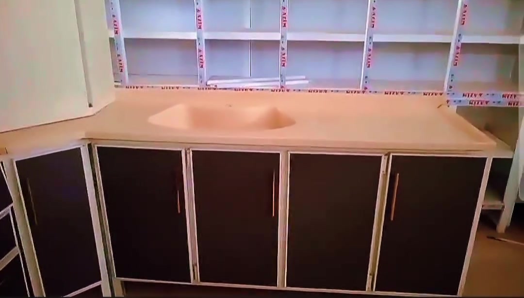 السلام عليكم 

كاونتر مستعمل نظيف جدا جدا جدا مع مرمر 

موجود عندي بلمعمل 

الاسكندريه الحصوه الشارع العام مجاور مرطبات تفاحه 

ويدللون الغوالي 

الاتصال على الرقم ***********
/***********
/***********☎️
