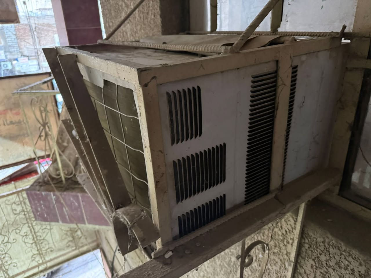 يالله متاح مكيف نضيف مكان بعقوبه الفلاحه تجي تفحص يلا تاخذ اليريده يجي خاص او اتصل ع رقم ***********
