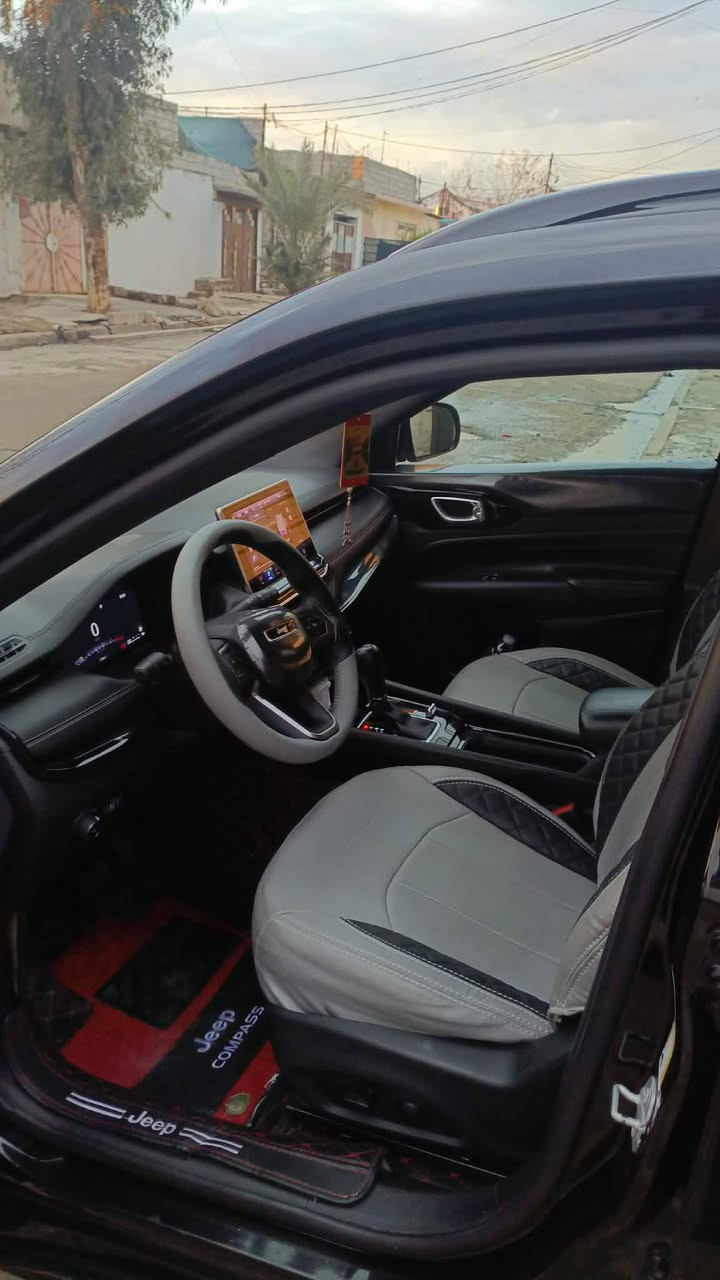 السلام عليكم 
جيب كومباس 
سياره فول ١/١ محرك 2000تيربو 
وارد كندي سياره جديده ماشيه 70 
السعر 185 وقابل للتفاوض
***********
***********
غير متواجد عل فيس
