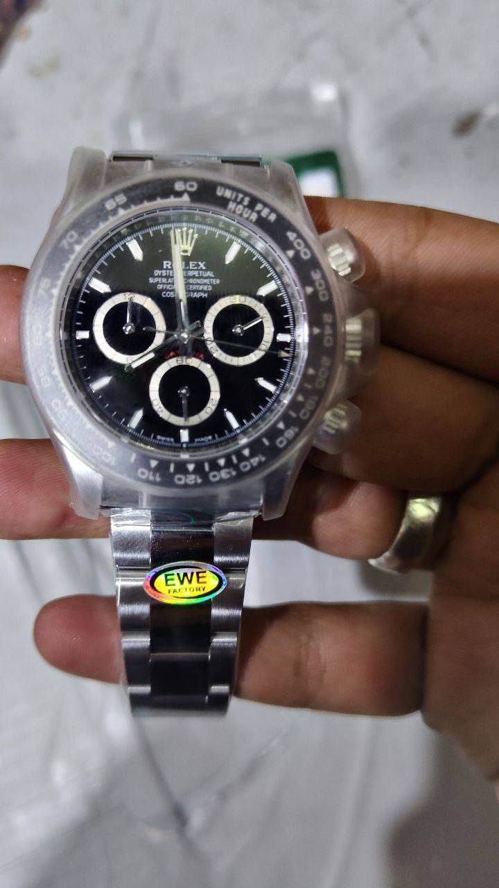 ساعه رولكس دايتونه مكينه سويسري صور مكينه موجود بل مشنور سعر 300وشراي يجي خاص واتساب ***********
