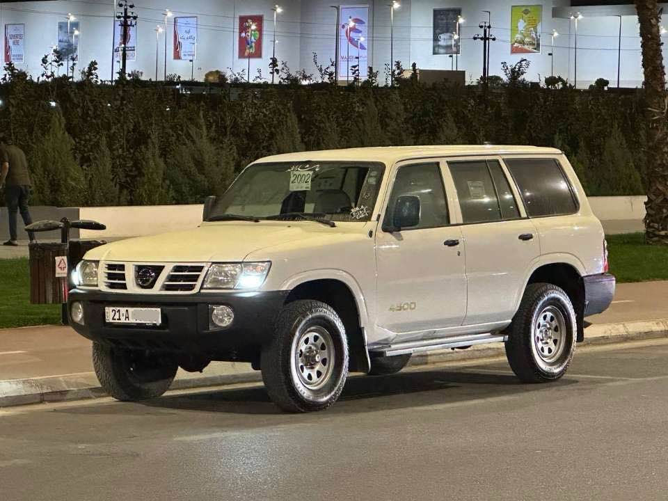 پاترۆڵ ٢٠٠٢ موحەسەن
سەنەوی تا ٢٠٣٠ تازەیە 
گێرو مەکینەو ئەکسل بەشەرت 
٢ پارچەو نیوی بۆیاخە 
هیچ تەقیوی نیە تەنانەت بەتانەشی بەشەرت
نمونەیە لە جوانی
غازو بەنزینە 
0770 1908654
105 وەرەقەو مجال السليمانية, العراق
