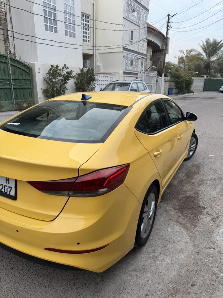 النترا تاكسي موديل 2017 مكفولة ضربتها خفيفه  بلبنيد شبرين جهة السايق السيارة ليبل واحد جاهزه مابيها اي نقص السعر 128وبيها مجال
***********
