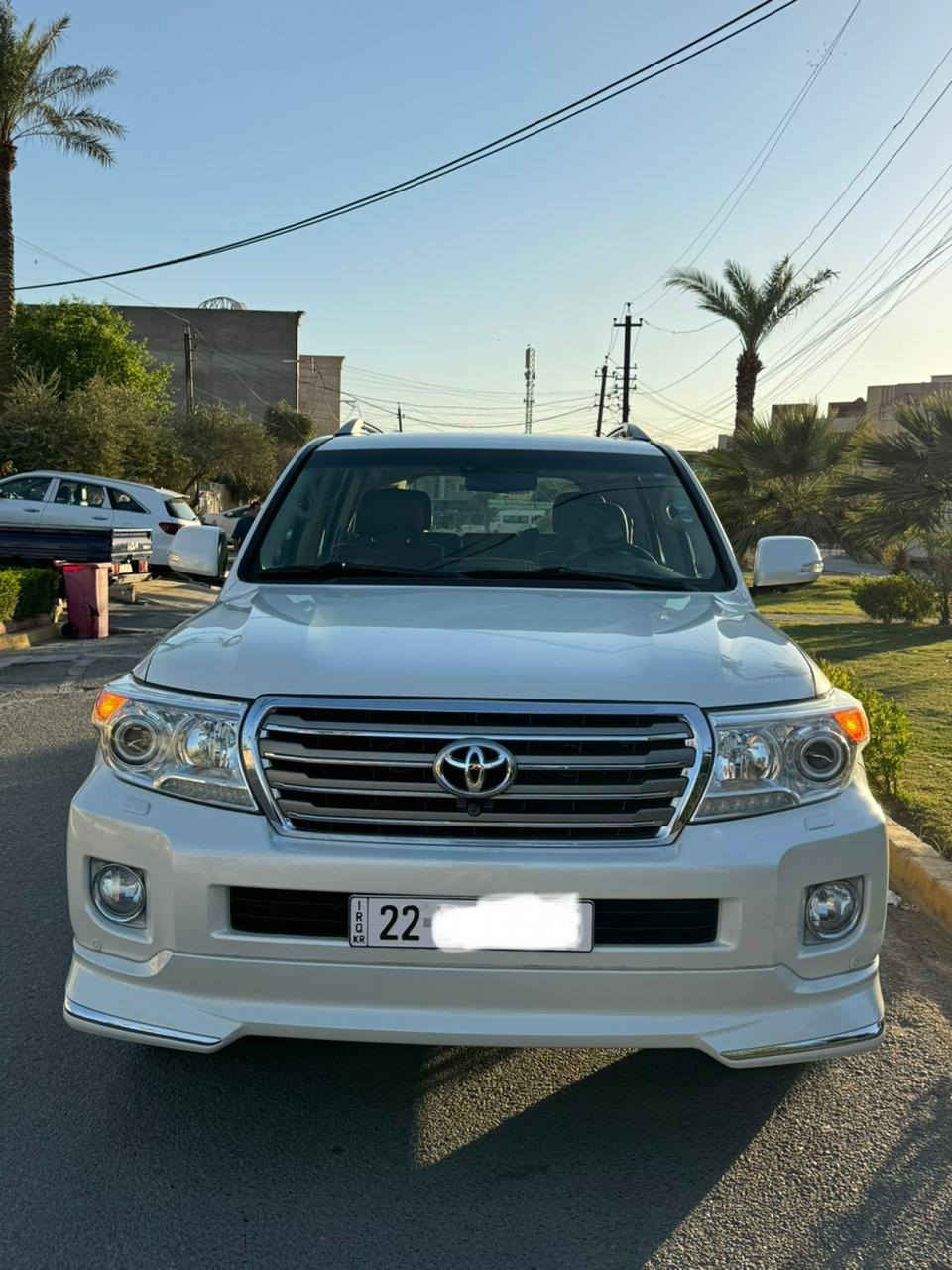 سلام عليكم 
لاندكروز 
موديل 2015
مكفوله كفاله عامه عدا رصعه مسحوبه بارد 
موصفات لكزز VXR
V8 5700
موصفاته 
فتحه سقف 
بصمه تشغيل 
بصمه ابواب 
حساس امامي 
حساس خلفي 
زراك لايت
جنطه كهرباء 
شاشه كبيره 
كامره دواره 
كشنات جلد 
كشنات كهرباء 
7 راكب 
3 قطع تبريد
ماشيه 127 كيلو
مكينه مكفوله 
گير مكفول 
بعد بيها هواي موصفات 
السياره جاهزه للاخير مابيها كل نقص 
رقم اربيل الجديد 
السياره ب اسمي 
مكاني بغداد البلديات 
ه‍  ‍***********
