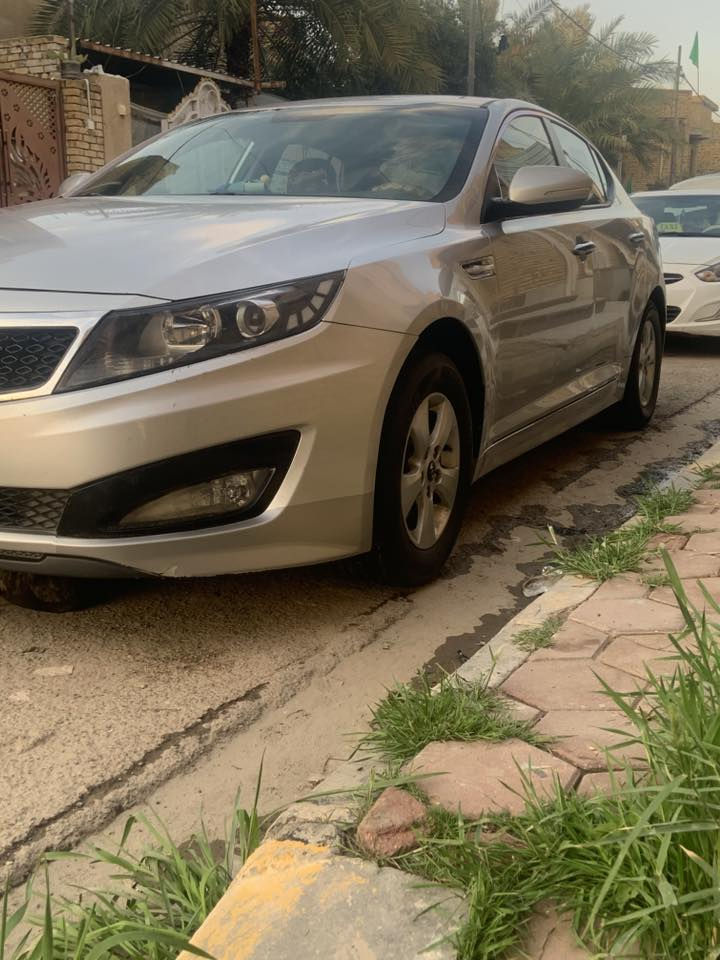 السلام عليكم كيه اوبتيما للبيع موديل ٢٠١٣
وارد كوري مكينه ٢٠٠دوش مكينه كير حداديه
امامي خلفي خير من الله تبريد قطعتين رقم 
واسط انكليزي تحول مباشر السياره كفاله عامه 
من كلشي مكان واسط المركز لاستفسار 
***********   او ع الخاص
