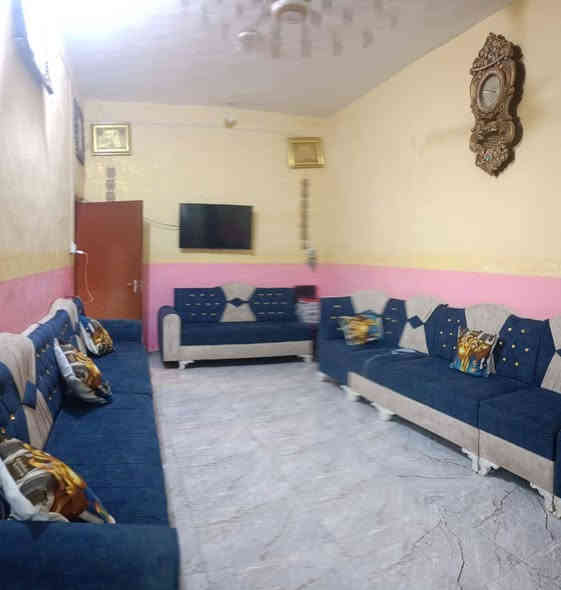 دار للبيع تجاوز على الشارع الرئيس الحولي كاطون الرازي 
150 مترا.  السعر 27وبي مجال 
استقبال +صاله كبيرة+غرفه نوم +غرفه نوم قاط ثاني+حمام داخلي 

📞 ***********
