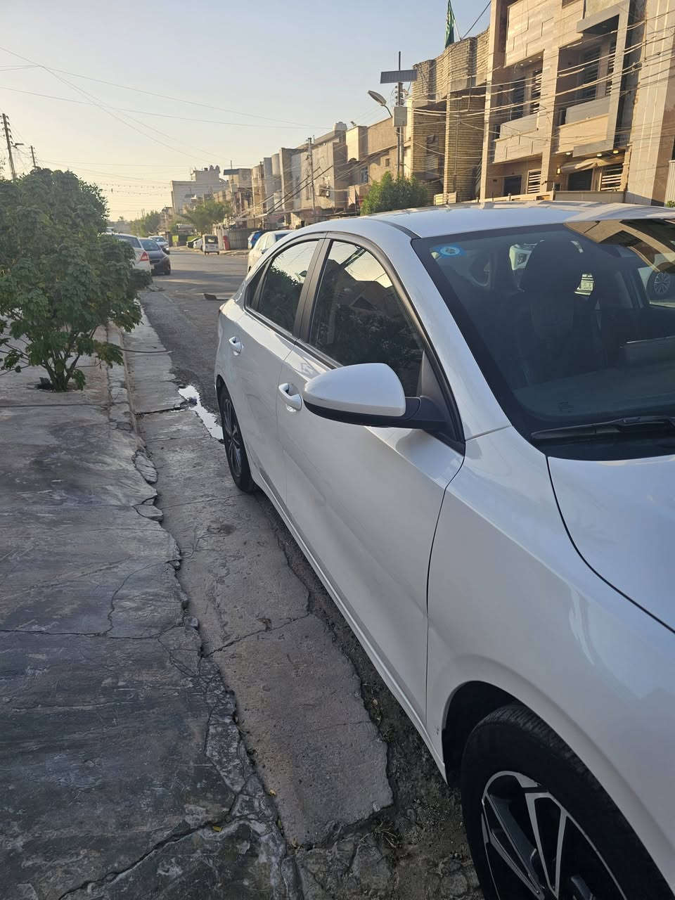 سلام عليكم
كيا فورتي 2022 
فئه السياره LXS
ماشيه 40000km
محرك 2000 دوش 
رقم انكليزي بغداد تحويل ثاني يوم 
(السياره باسمي)
السياره جديده جديده 
حادث بكلايت خلفي جهة اليسار 
السياره بيه 5 ويل كب اصلي 
(مواصفات السياره)
تبريد ثلج بلادي 
تثبيت سرعه
تحديد مسار
كامره خلفيه 
ردار امامي 
رادار خلفي
ثلاث انضمه قياده 
 ( السعر ) 145 بيه مجال للطيبين
السياره للبيع او مرواس سبورتج من 18> 22
***********
