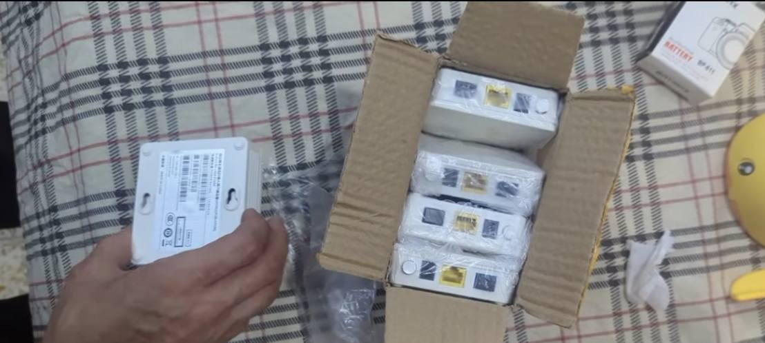 جهاز ONU مستلم فايبر من شركة Huawei (بالة نظيفة)
​الموديل: Huawei EchoLife HG8310M.
​النوع: Bridge Mode (يحتوي على منفذ LAN واحد ويرتبط بالراوتر).
​السرعة: يدعم منفذ جيجابيت (Gigabit LAN) لضمان استقرار السرعة الكاملة.
​التوافق: يشتغل على جميع شبكات الإنترنت الضوئي في العراق (FTTH).
​الحالة: الأجهزة بحالة ممتازة ومفحوصة بالكامل.
​💰 السعر: 8 الاف


**إذا كنت صاحب هذا الإعلان وتريد حذفه لأي سبب، رجاءا أرسل رسالة إلى الدعم الفني**