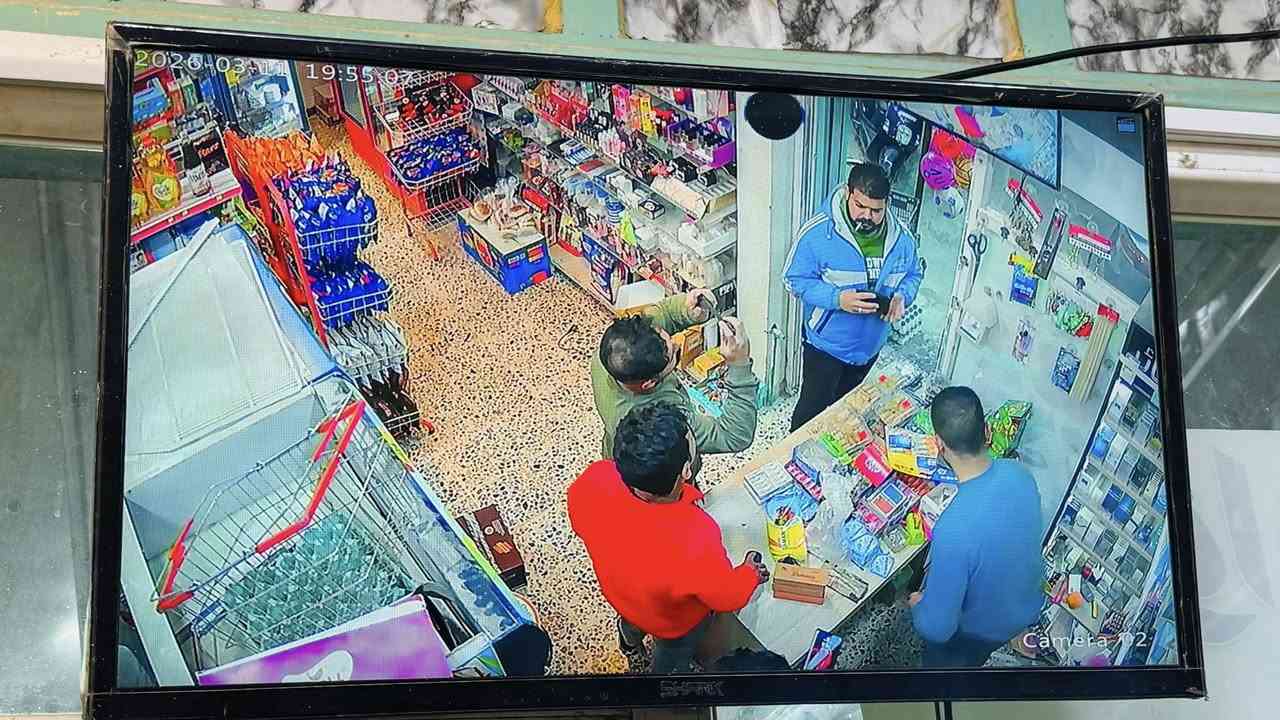 ✨ اللهم صلي  على محمد وآل محمد ✨
احصل على أفضل أنظمة المراقبة الآن!
📍 مكتب عين الصقر لكاميرات المراقبة

نقدم لكم كاميرات المراقبة من FankVision:

🎥 أربع كاميرات مع صوت وصورة ليل ونهار، ملونة بجودة عالية
📺 جهاز DVR 4 ch 5M
🔌 محول رئيسي 5Aمع عقرب  لضمان التشغيل
💾 هارد 500GB أصلي
📏 واير مع كل كاميرا بطول 20 متر
� إمكانية المشاهدة والتحكم الكامل عبر الموبايل: يمكنك مشاهدة البث المباشر 🎥، إعادة التسجيل ⏮️، التحكم في الإعدادات ⚙️، وسماع الصوت بكل وضوح 🔊.

✅ عروض خاصة بسعر 250 ألف شامل التنصيب

📍 الموقع: ديالى بعقوبةبهرزمقابيل كراج حجي سبع
📞 للاستفسار: اتصل على الرقم ***********
بادارة عمر رائد
