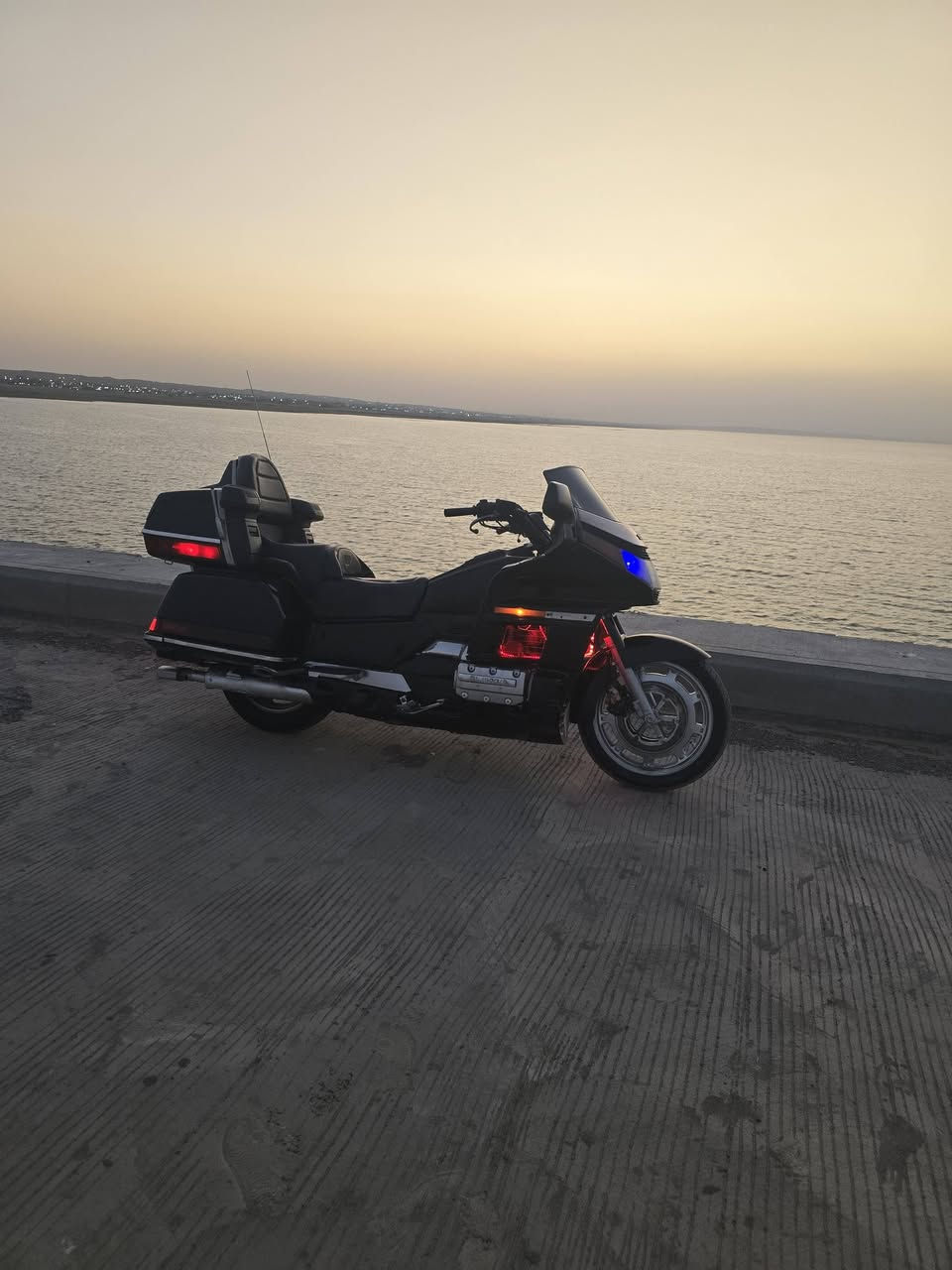 سلام عليكم
اخوان عندي هاي الكولد...
موديل (89)...
كير ومحرك بشرط جديده مصارلها سنه داخله للعراق مال رمبه...
كهربائيات مابيها عيب..
جك البك شغال...
بطاريه جديده...
حماوه ما تصعد أكثر من ربع...
بيها نواقص بسيطه مثل قمجي كيلو متر...
قبغ  صفاحيه الي بجنطه ...
اوراقها موجوده
او مرواس بشادو او ستد او دراك ستار بس كون ( مرقمه)  وكلاسك
مكاني ديالى ناحية السعديه الجبل 
 هذا رقمي ***********  مع الحساب همات موجود بيك خير 
مو شراي لتعبني وتكسر بيها
