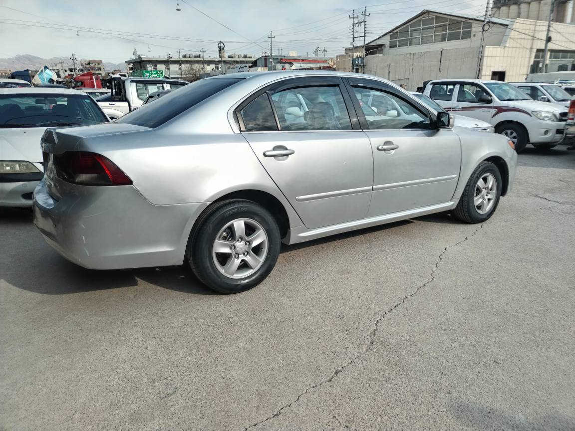 كيا لوتزي 2009كيرومكينه بشرط عليها غرامه مليون دينار سيارا قاصرين باقي سنتين عال تحويل سعرها 57 وناقص غرامه ٧ وبيها مجال ***********)))) ***********))السياره صبغ عام بدون قلبين وبرين زاخو, دهوك
