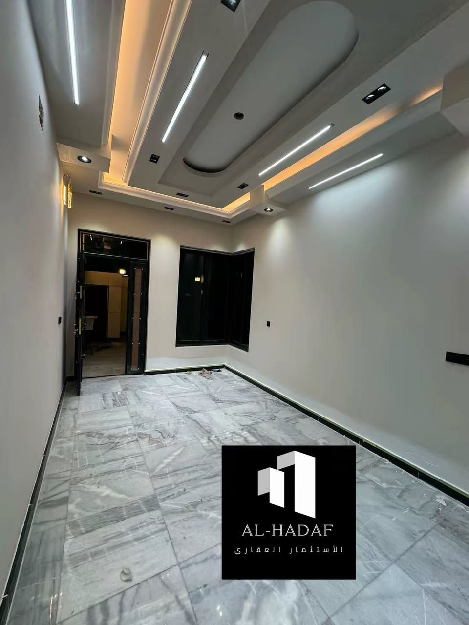 🏡دار حديث للبيع🏡
🔺 المساحة :150متر بناء مودرن مميز
🔻الواجهة:٥م. النزال: 30م 
🔹سنة البناء :2026 زيرو غير مسكون
🖱️بناء فوول درجة اولى مرمر + ديكورات
     🔶الطابق الارضي:     
       🔸️مدخلين 
       🔸استقبال
       🔸️صالة 
       🔸️مطبخ (حار + بارد)
       🔸️خدمات صحية 
       🔸️غرفة نوم كبيرة سويت
       🔸مناور + شلال
 
🔶الطابق الاول:  
       🔸️٣ غرف نوم كبيرة (سويت)        
       🔸️خدمات صحية 

📌موقع الدار/ حي البنوك قرب الشارع العام 
_____________________________________________
للاستفسار مراسلة الصفحة على الخاص 
او الاتصال على الارقام التالية:
☎️***********
📞متوفر واتساب+واتساب

او مراجعة⭕ مكتب الهدف للعقار ⭕
📍 عنوان المكتب: حي البنوك باتجاه الجسر مجاور مكوى ريحانه
